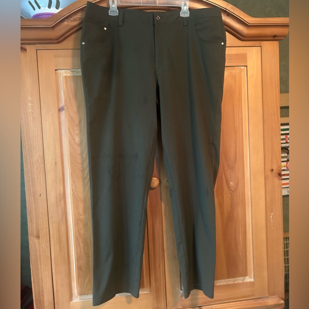Puma Men's green Dress Pants